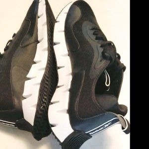 Reebok Zig Dynamica Int Athletic Men's Running Shoes Size 10.5 Black FY9677